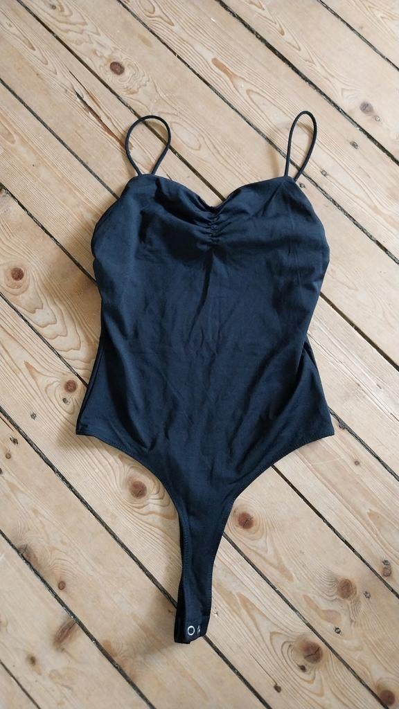 Zwarte stringbody met spaghetti bandjes - Maat M, Maat 38/40 (M), Zwart, Nieuw, Ophalen of Verzenden