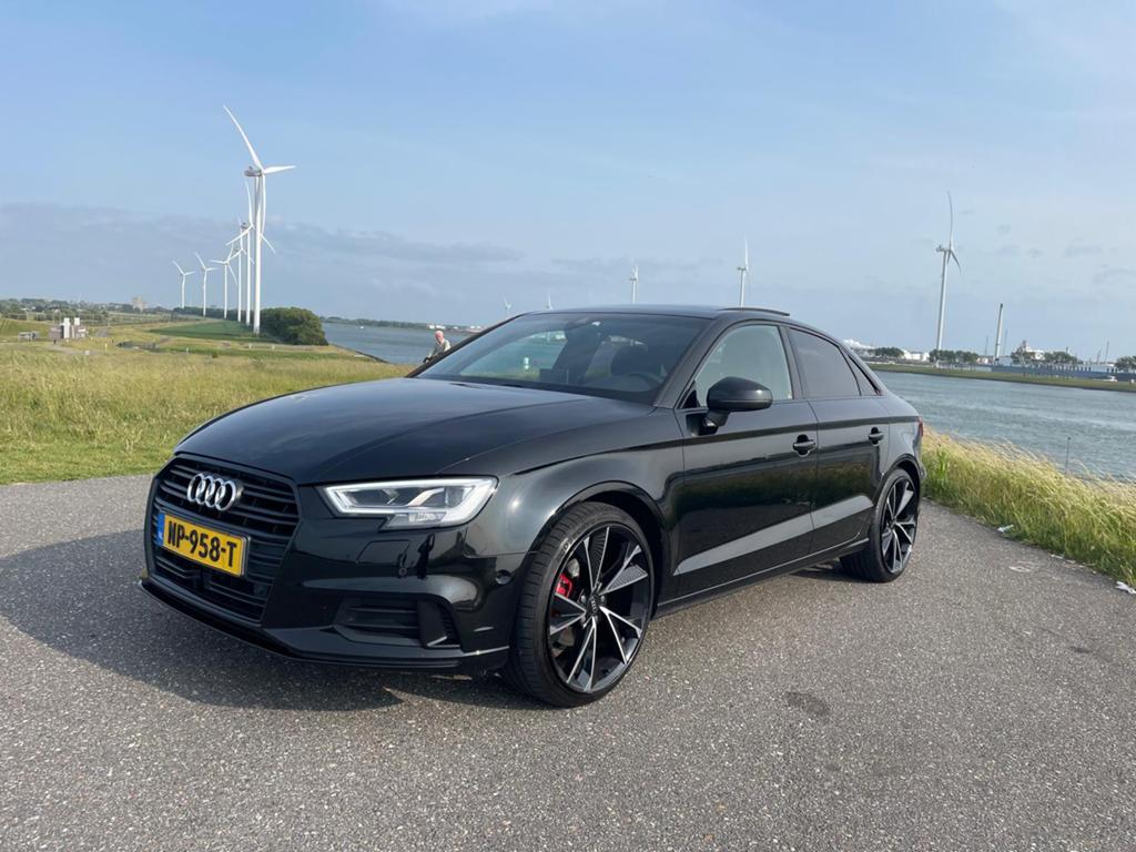 Audi A3/S3 Facelift 1.4TFSI S-tronic Pano Acc Virtual Full, Auto's, Audi, 4 cilinders, Zwart, 1395 cc, Particulier
