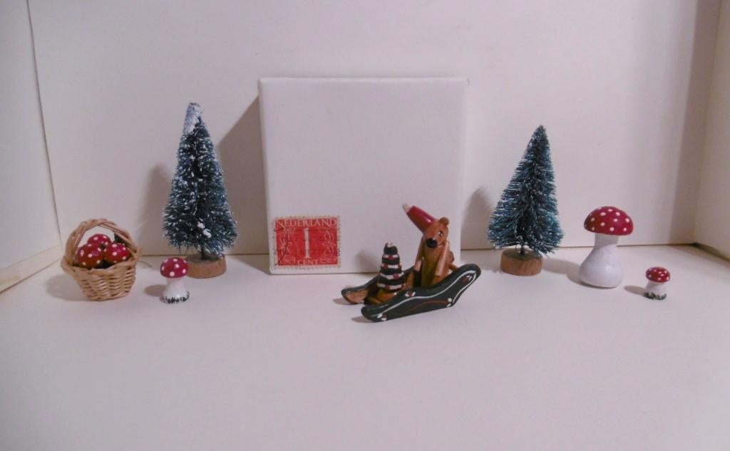 Oud houten slee miniatuur beertje kerst poppenhuis speelgoed, Diversen, Verzenden
