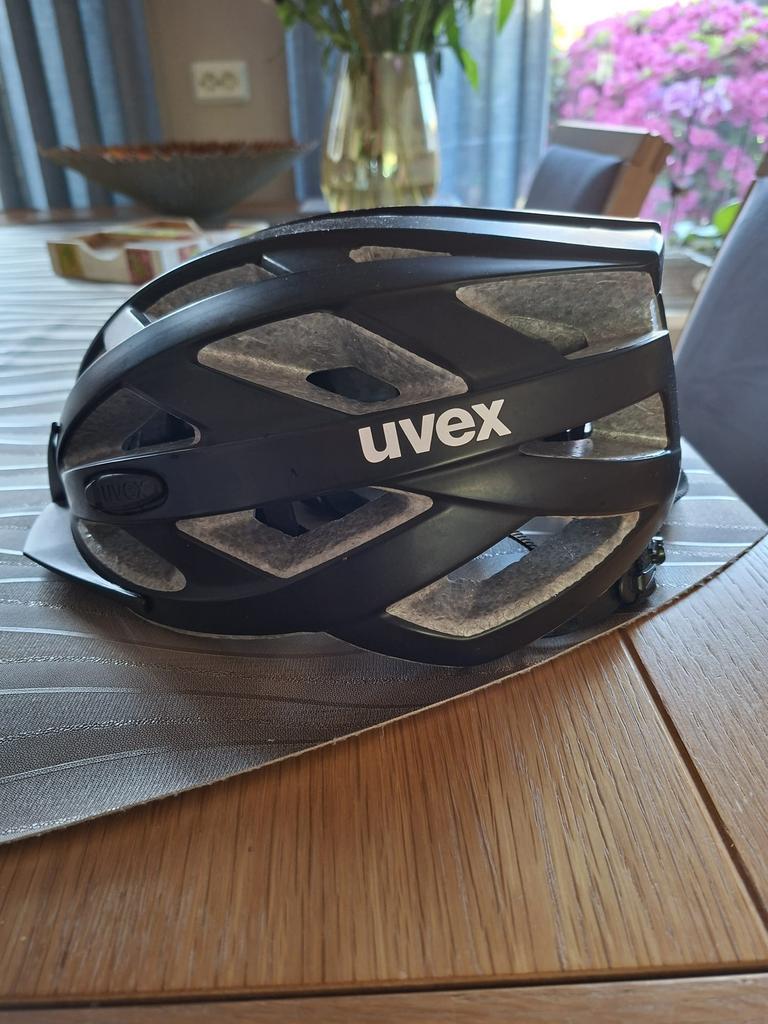 Fiets helm, Fietsen en Brommers, Fietsaccessoires | Fietshelmen, Ophalen of Verzenden, Zo goed als nieuw, L, Heer of Dame
