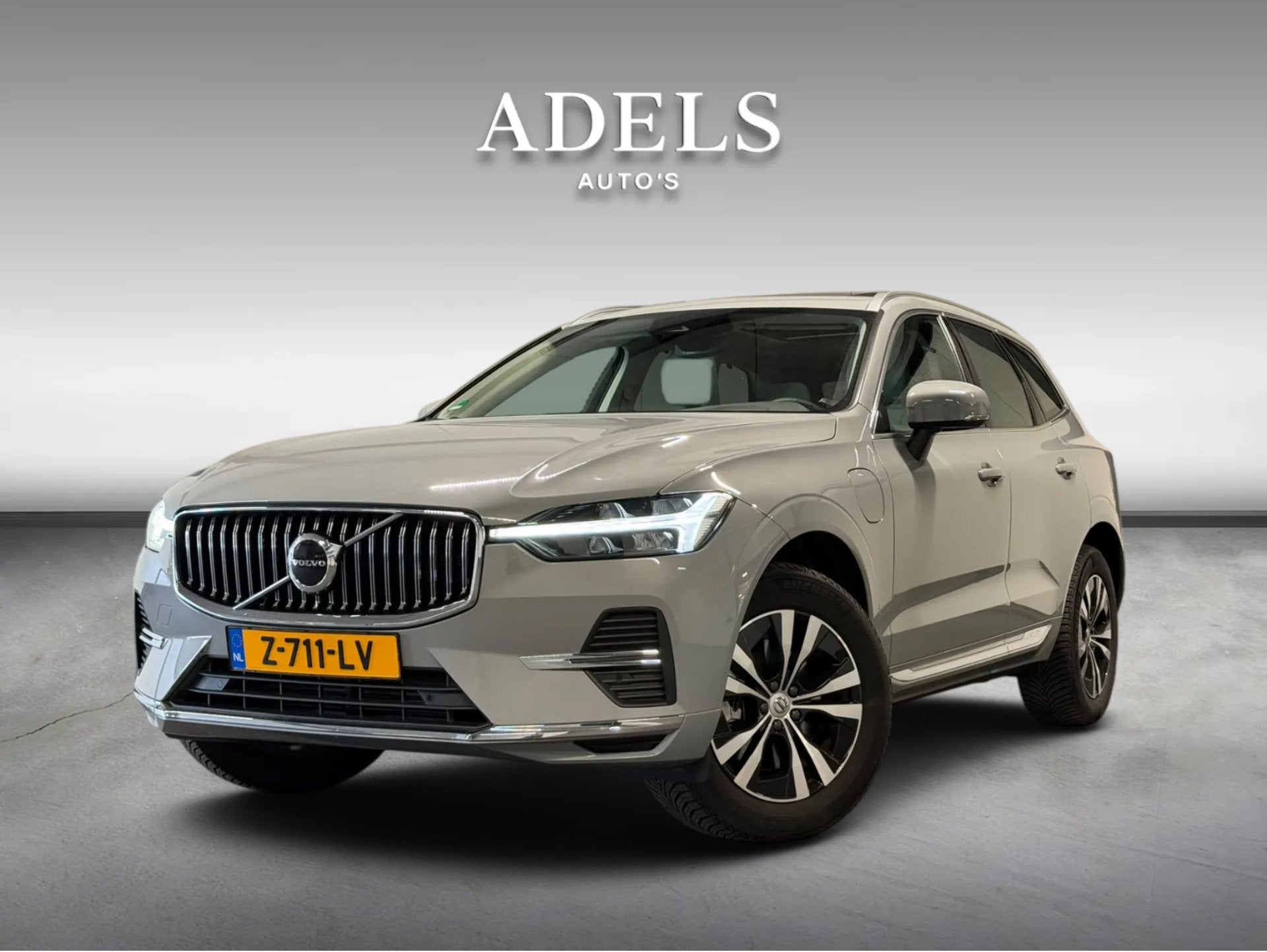 Volvo XC60 2.0 T6 Plug-in hybrid AWD Essential Edition Brigh, Auto's, Volvo, Automaat, Dealer onderhouden, Gebruikt, Euro 6