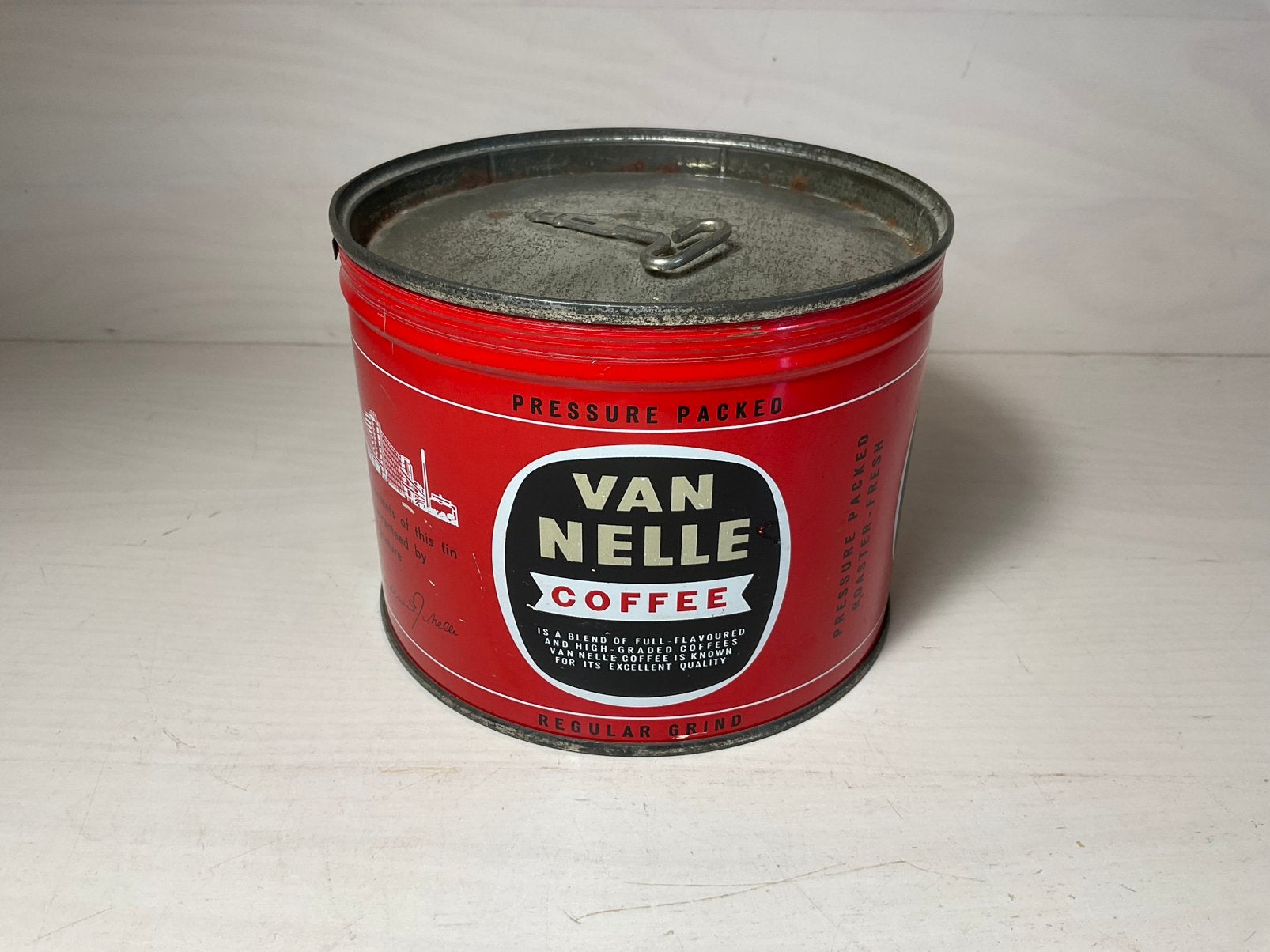 Van Nelle coffee regular grind ongeopend dus met koffie, Verzamelen, Blikken, Ophalen of Verzenden, Nieuw, Koffie, Van Nelle