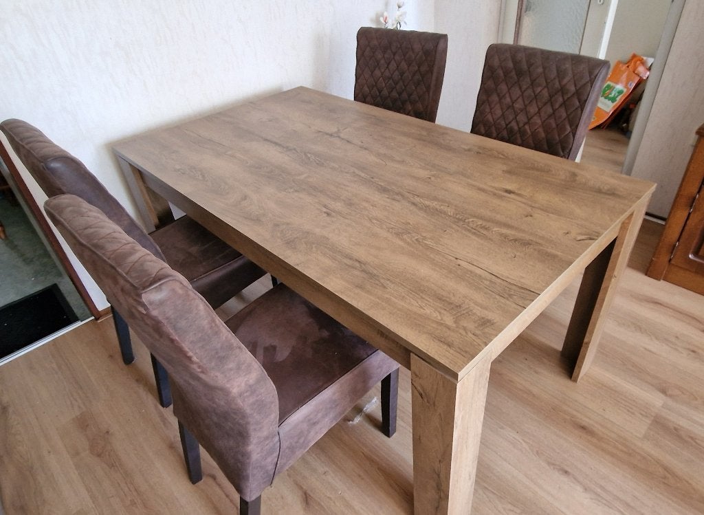 Tafel plus 4 stoelen, Gebruikt, 100 tot 150 cm, 50 tot 100 cm, Vier personen
