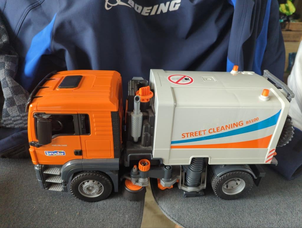 Bruder MAN TGS Bezemwagen / Veegwagen - let op: defect, Kinderen en Baby's, Speelgoed | Speelgoedvoertuigen, Ophalen of Verzenden