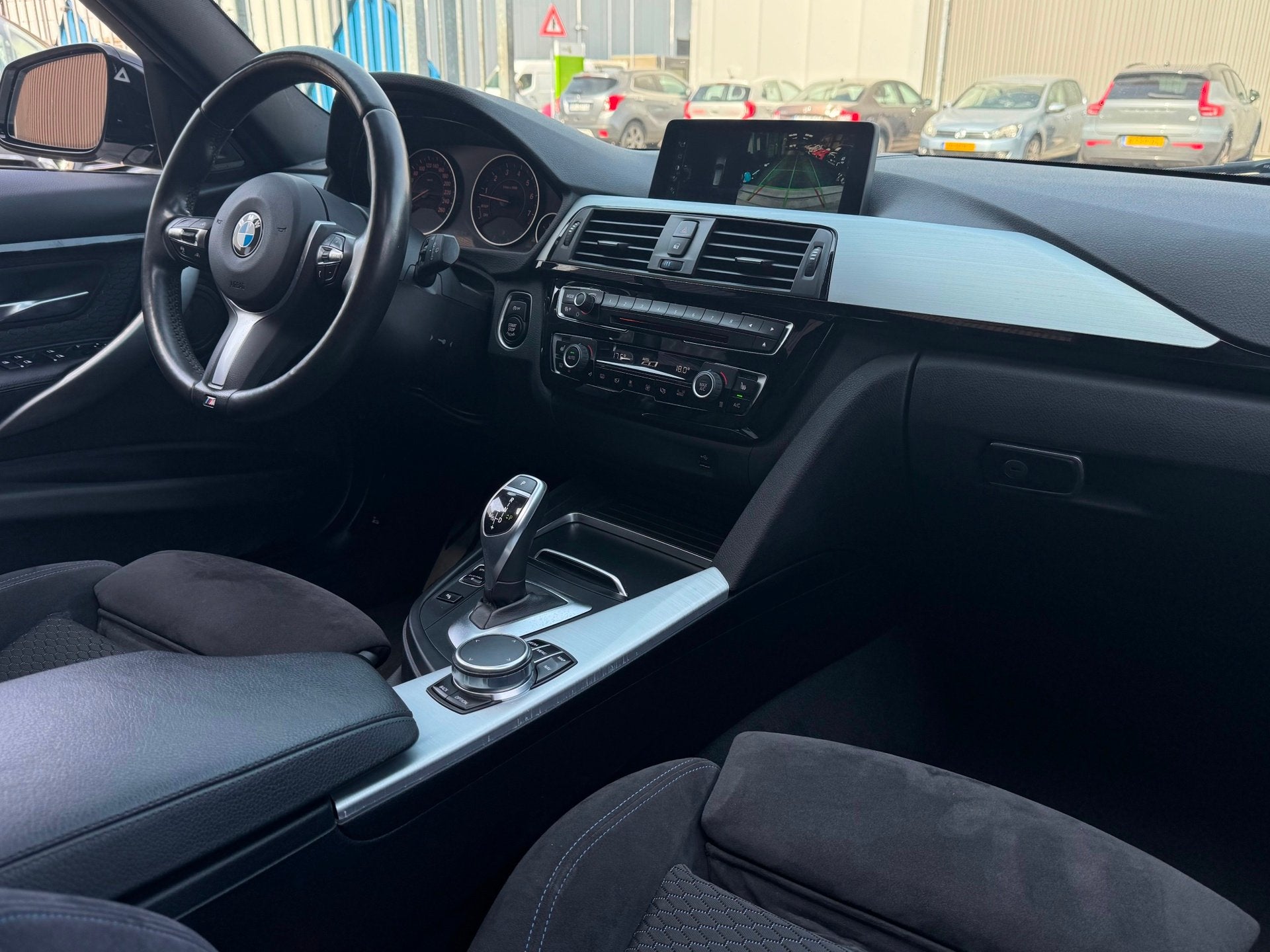 BMW 3-serie Touring 340i xDrive M Sport High Exe LCI Pano AC, Auto's, Automaat, Dealer onderhouden, Achterwielaandrijving, Euro 6