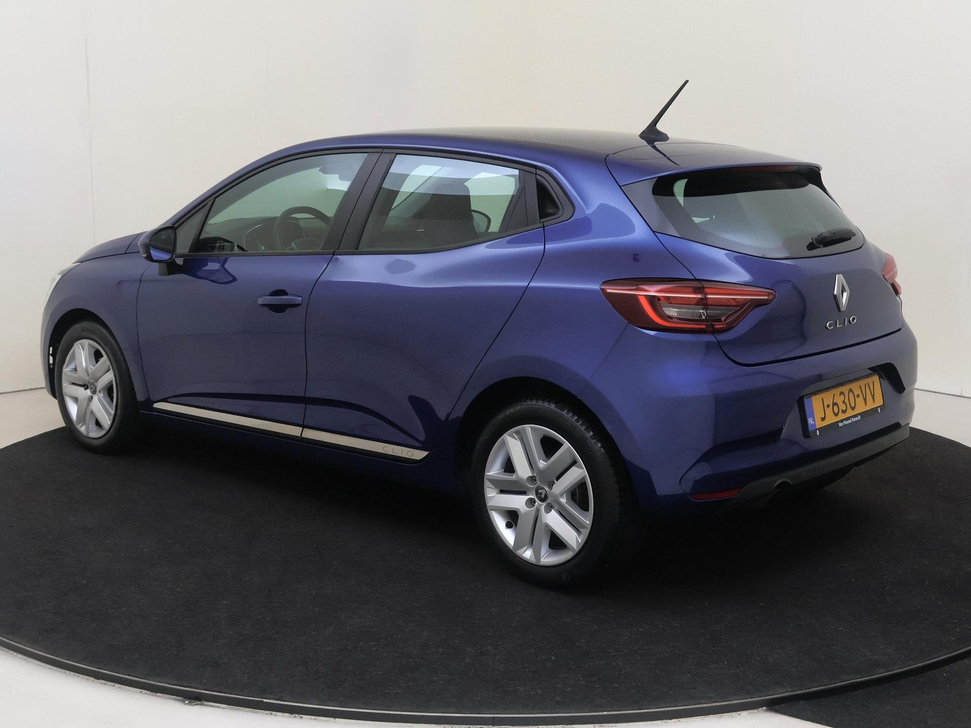 Renault Clio 1.0 TCe Zen | Navigatie | Airco | Parkeer senso, Auto's, Voorwielaandrijving, Gebruikt, Euro 6, 580 kg