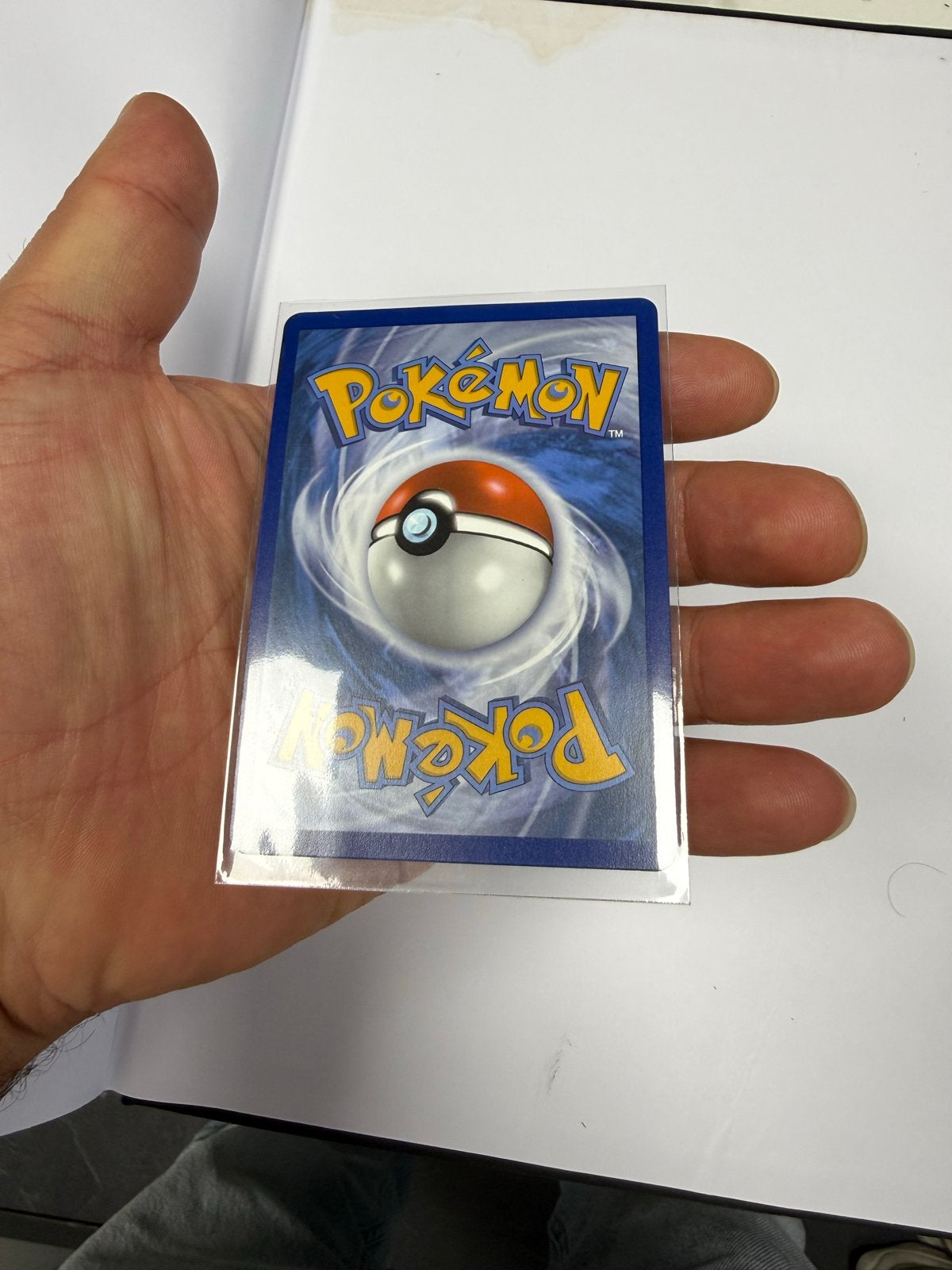 Charizard VMAX Shiny Pokémon Kaart -, Hobby en Vrije tijd, Verzamelkaartspellen | Pokémon, Ophalen of Verzenden, Zo goed als nieuw