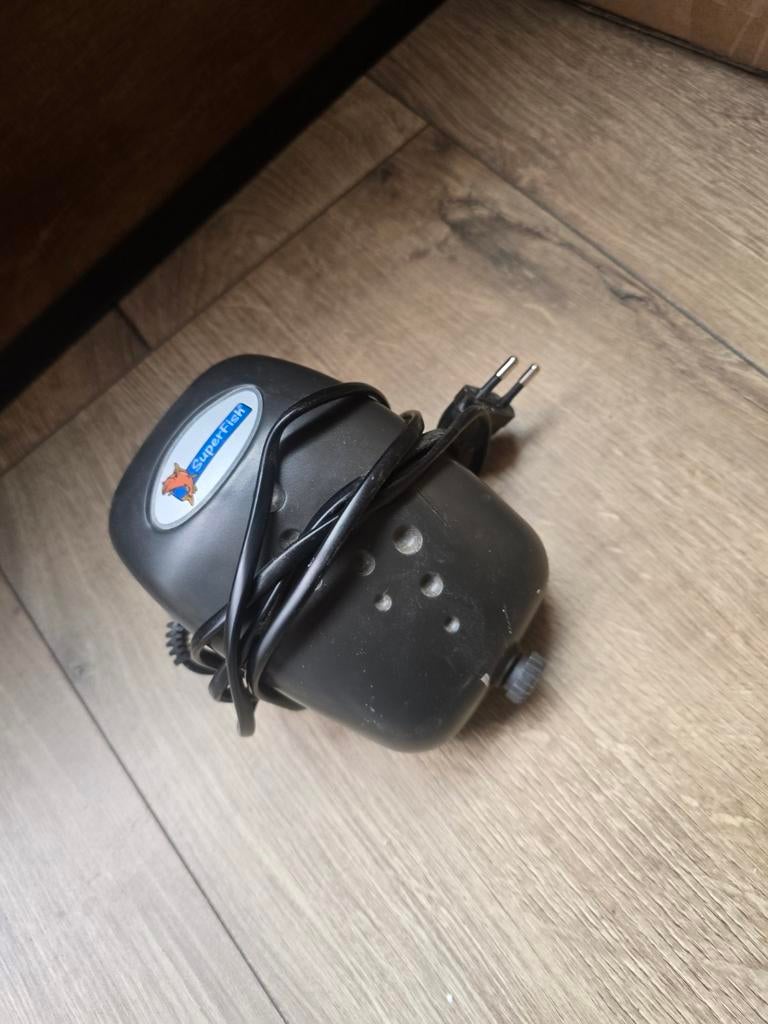 Luchtpompje aquarium, Dieren en Toebehoren, Ophalen of Verzenden, Leeg aquarium