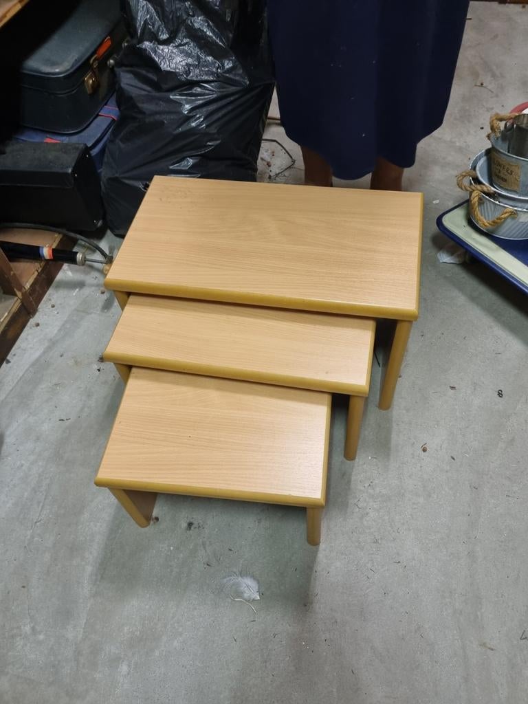 Minisetje 3 tafeltjes blank eiken, Ophalen