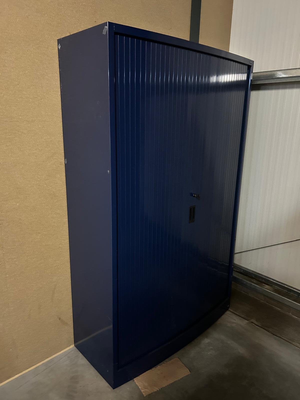 Metalen opbergkast met slot donkerblauw zeer stevig, Ophalen, Zo goed als nieuw