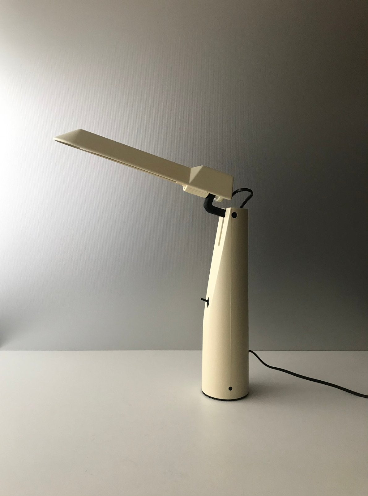Picchio desk lamp Isao Hosoe luxo silence of the lamps, Ophalen of Verzenden, Design, Kunststof, Gebruikt