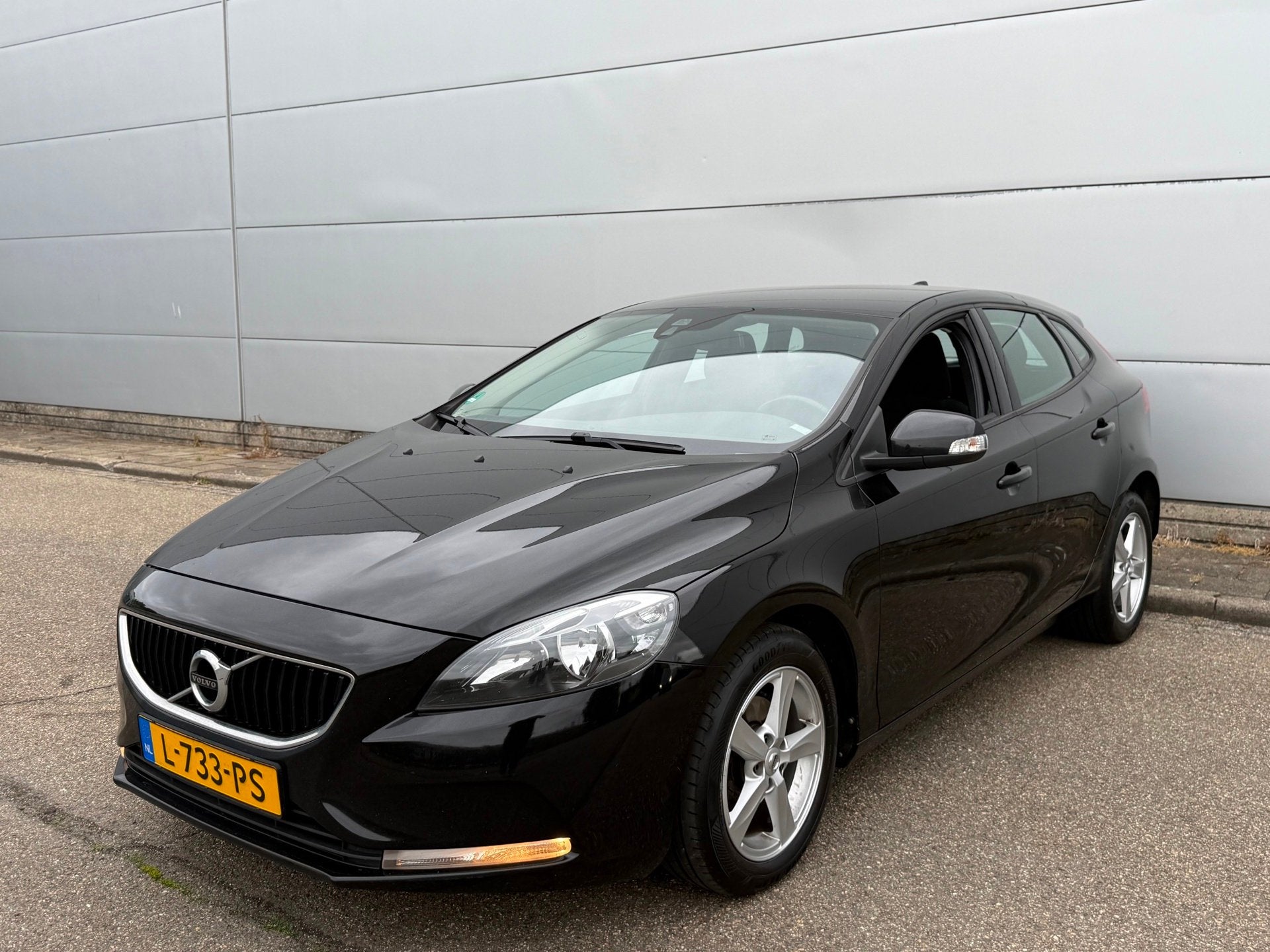 Volvo V40 2.0 D2 Nordic (bj 2017) NAVI|CLIMA|LMV|EURO6!, Auto's, Voorwielaandrijving, Stof, Gebruikt, Euro 6