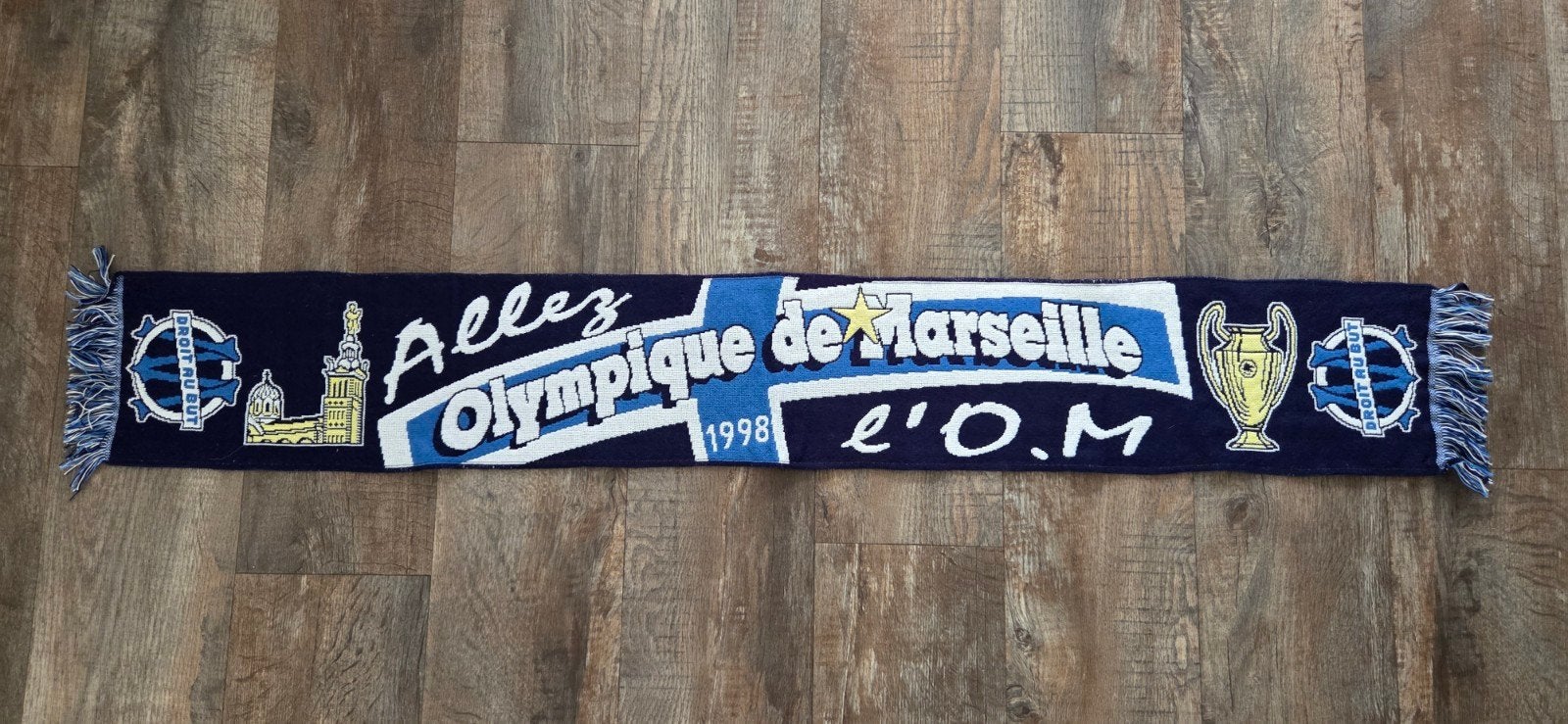 Sjaal Olympique Marseille, Ophalen of Verzenden, Zo goed als nieuw, Buitenlandse clubs, Vaantje of Sjaal