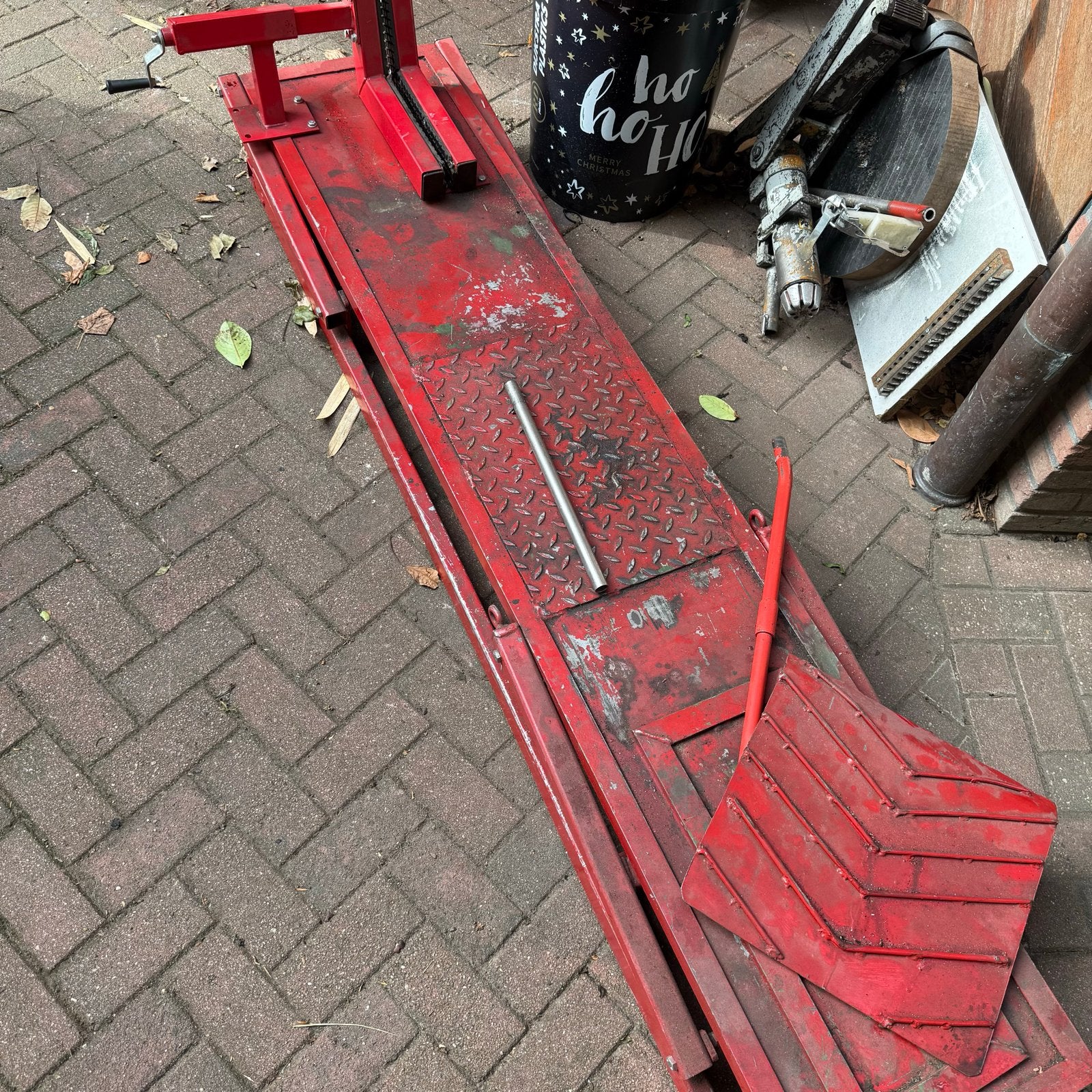 Robuuste rode motorheftafel, Ophalen, Gebruikt