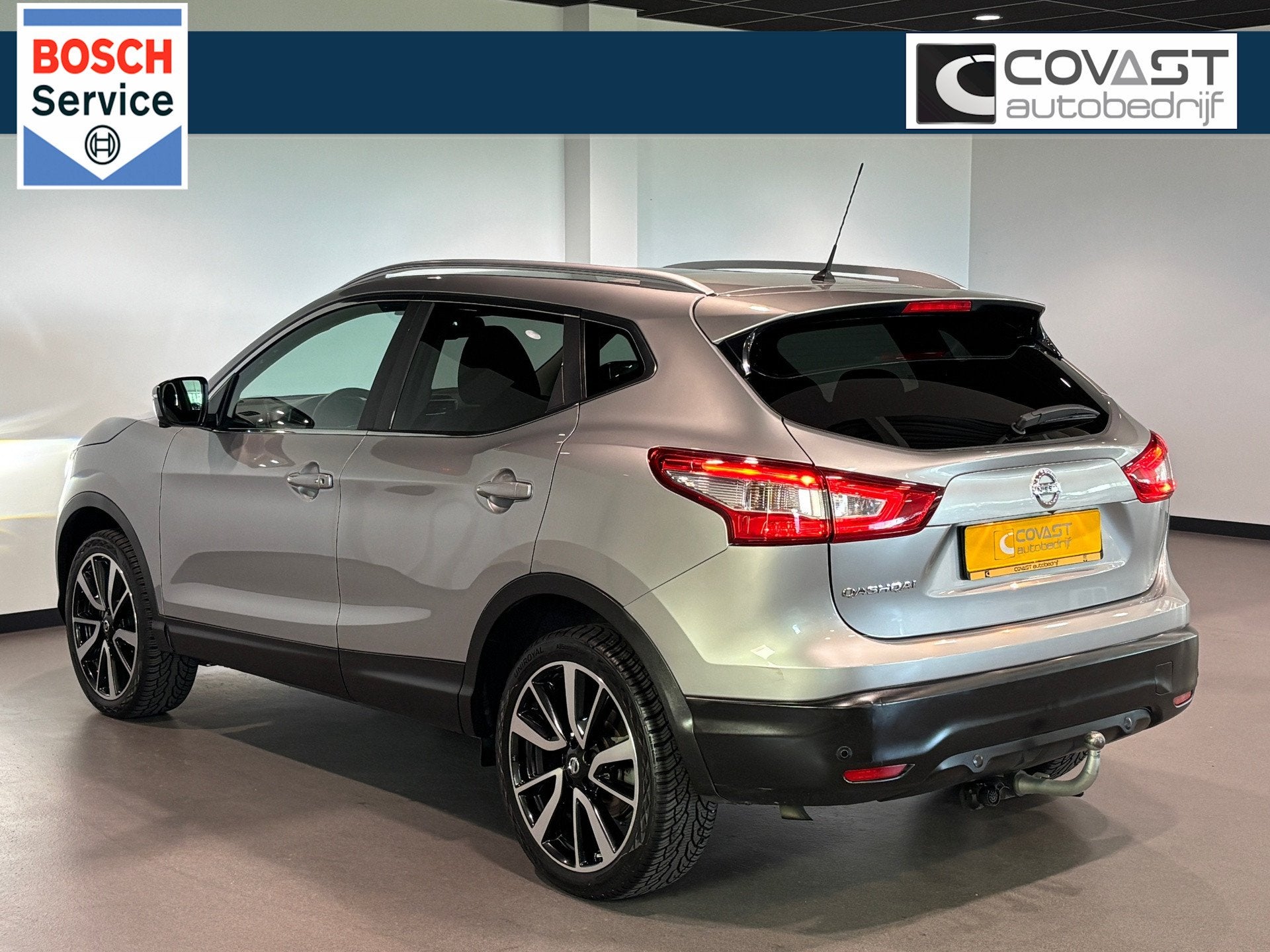 Nissan Qashqai 1.2 Tekna 1eEig/Dealer-oh.|Leder|Trekhaak|Pan, Voorwielaandrijving, Dealer onderhouden, Gebruikt, Zwart
