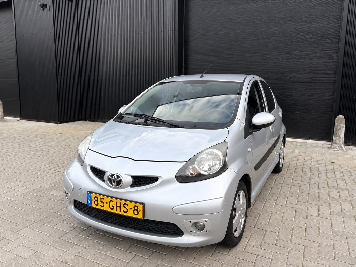 Toyota Aygo 1.0 12V Vvt-i 5DRS AIRCO NIEUWE KOPPELING NW APK, Auto's, Voorwielaandrijving, Elektrische ramen, 4 stoelen, 68 pk