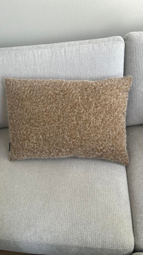 By Boo kussen, Huis en Inrichting, Woonaccessoires | Kussens, Ophalen of Verzenden, Zo goed als nieuw, Rechthoekig
