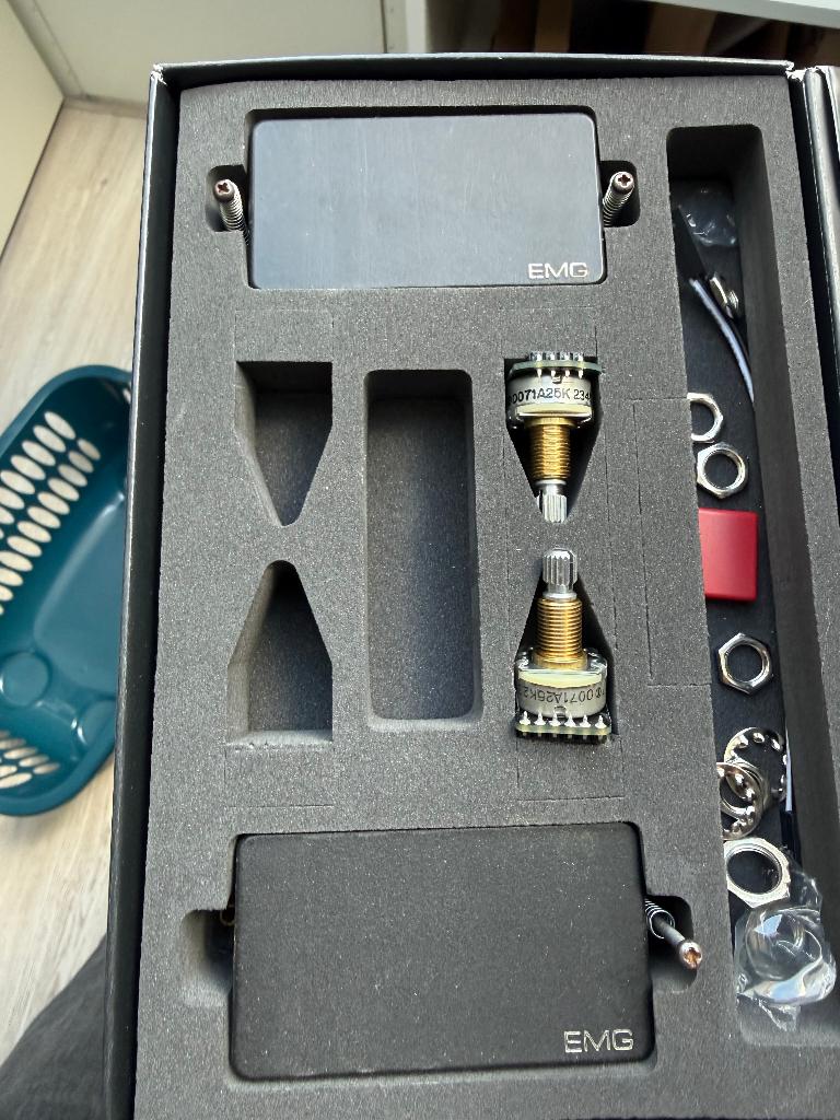 2x EMG 81 pickup gitaar, Ophalen, Zo goed als nieuw, Solid body, Overige merken