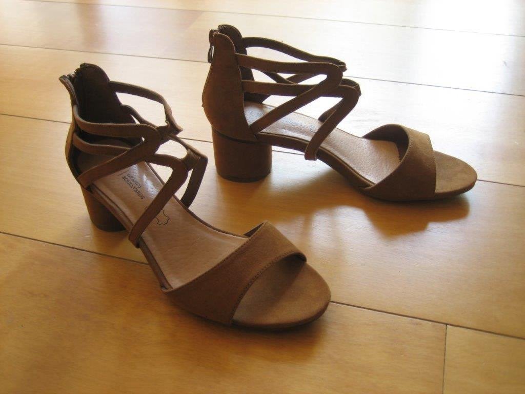 Cognackleurige suede sandaal GRANDS BOULEVARDS 39 snazzeys, Kleding | Dames, Bruin, Verzenden, Nieuw, Sandalen of Muiltjes