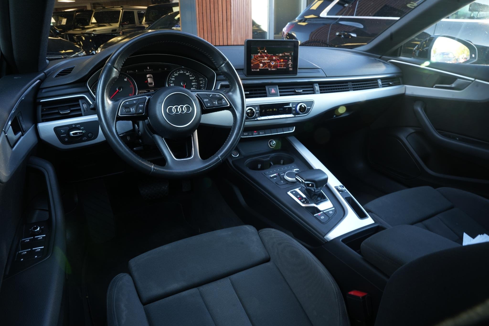 Audi A5 Sportback 2.0 TFSI MHEV Sport Brake assist Cruise co, Auto's, Audi, Stof, Gebruikt, 1984 cc, Zwart