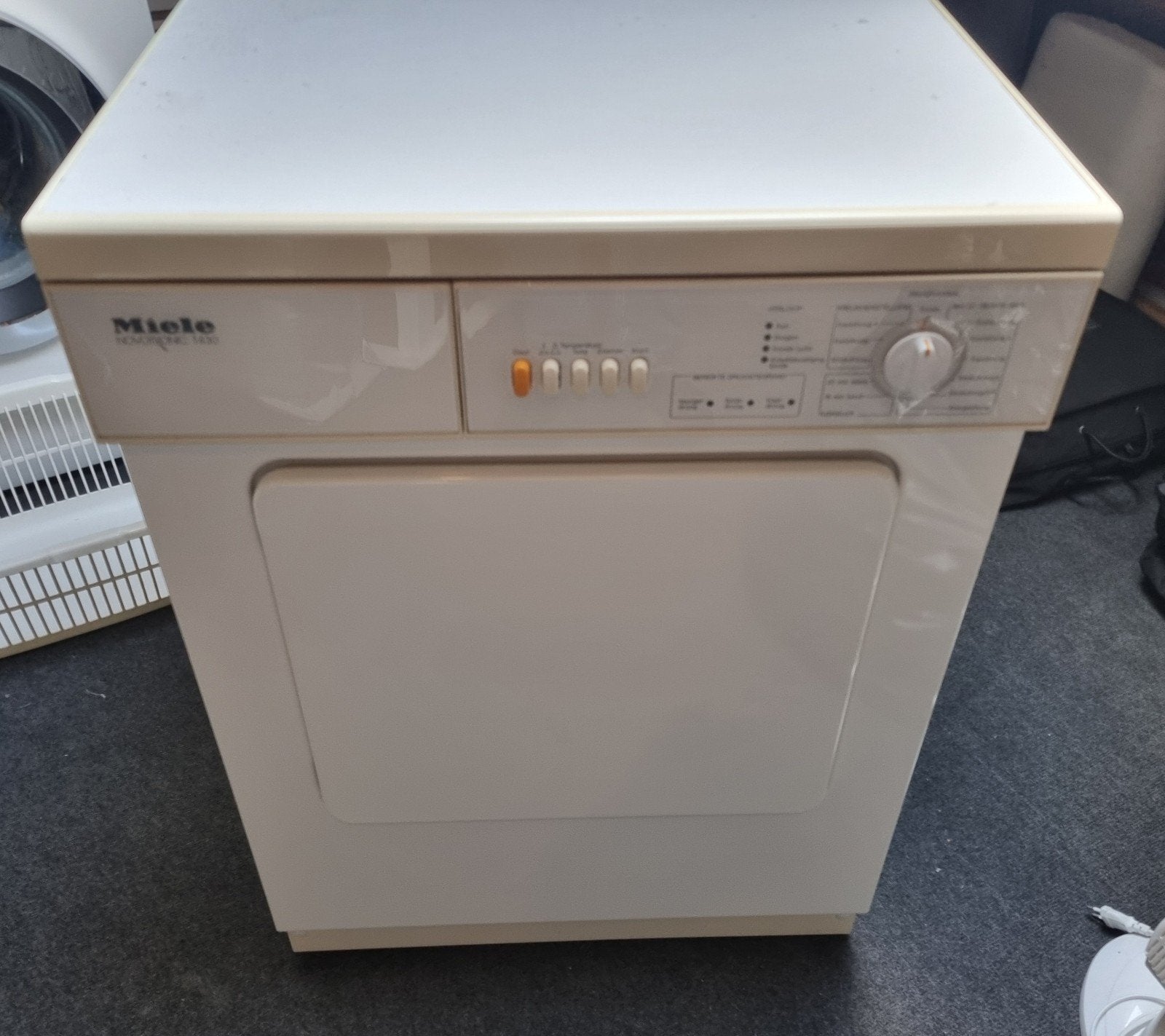 Miele Luchtafvoer Droger T430, Ophalen