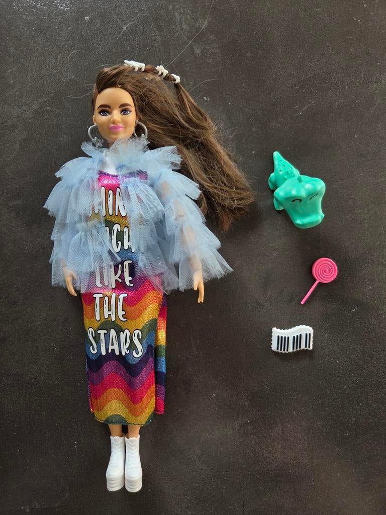 Barbie Extra nummer 9 met accessoires, Ophalen of Verzenden, Zo goed als nieuw, Barbie