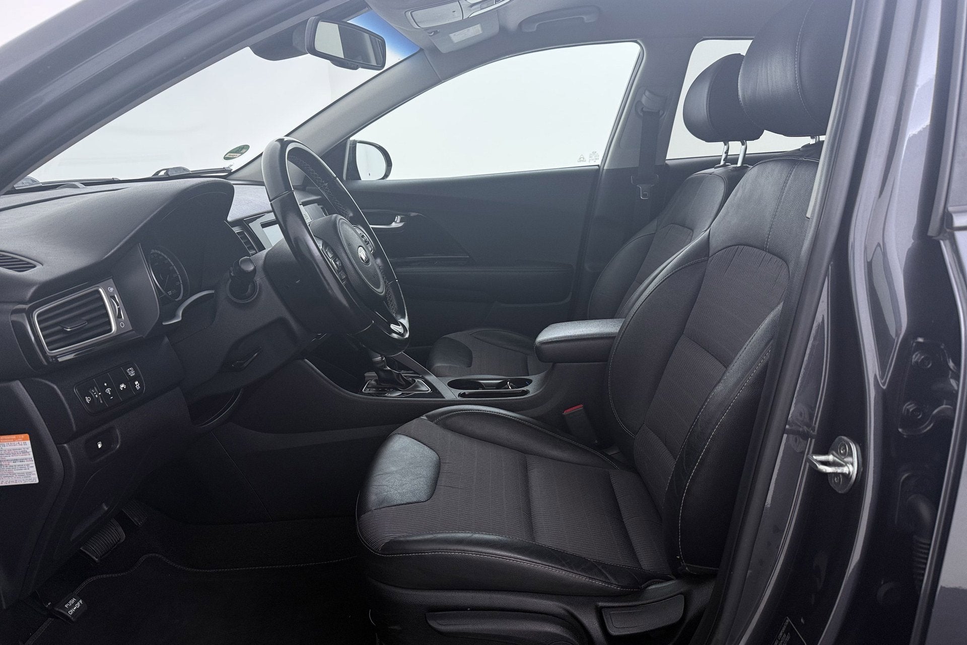 Kia Niro 1.6 GDi Hybrid DynamicLine | Camera | CarPlay | Nav, Auto's, Gebruikt, Leder en Stof, 1390 kg, SUV of Terreinwagen