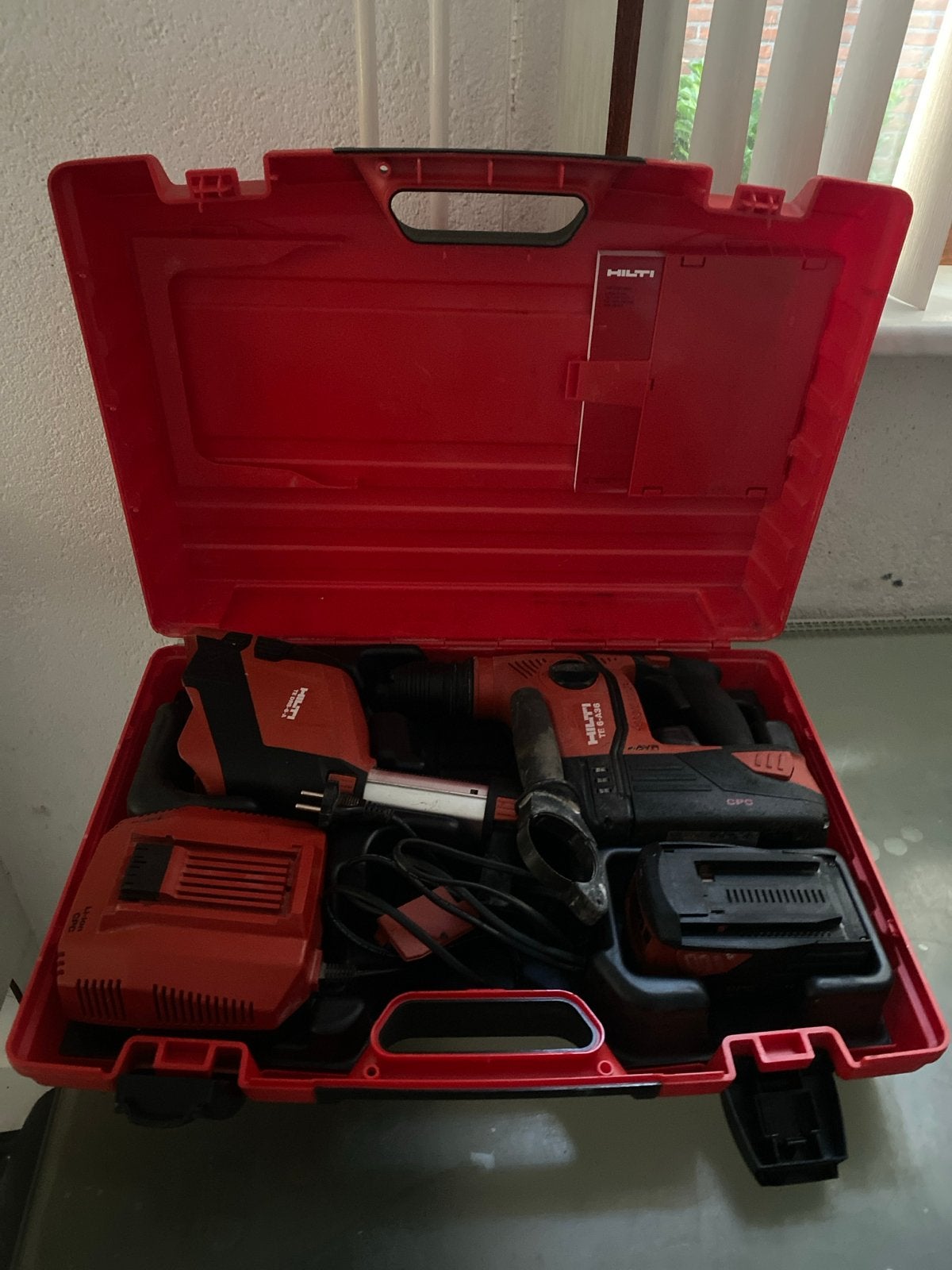 Hilti TE 6-A36 Accu Boorhamer met Accu’s en Lader, Ophalen, Gebruikt