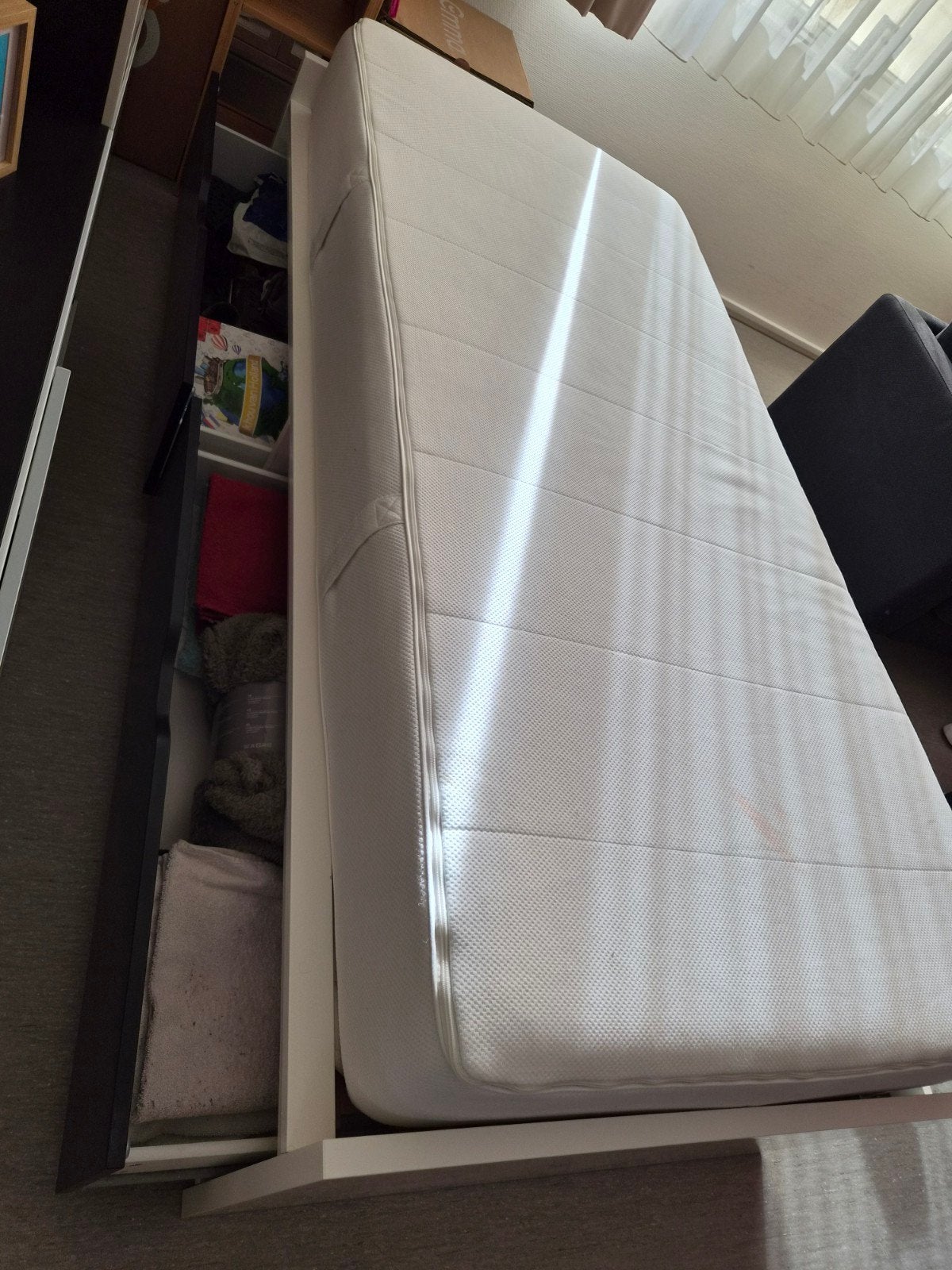 1 Persoons bed met 2 lades compleet ophalen in Oude Tonge, Ophalen, Gebruikt, 90 cm, Eenpersoons
