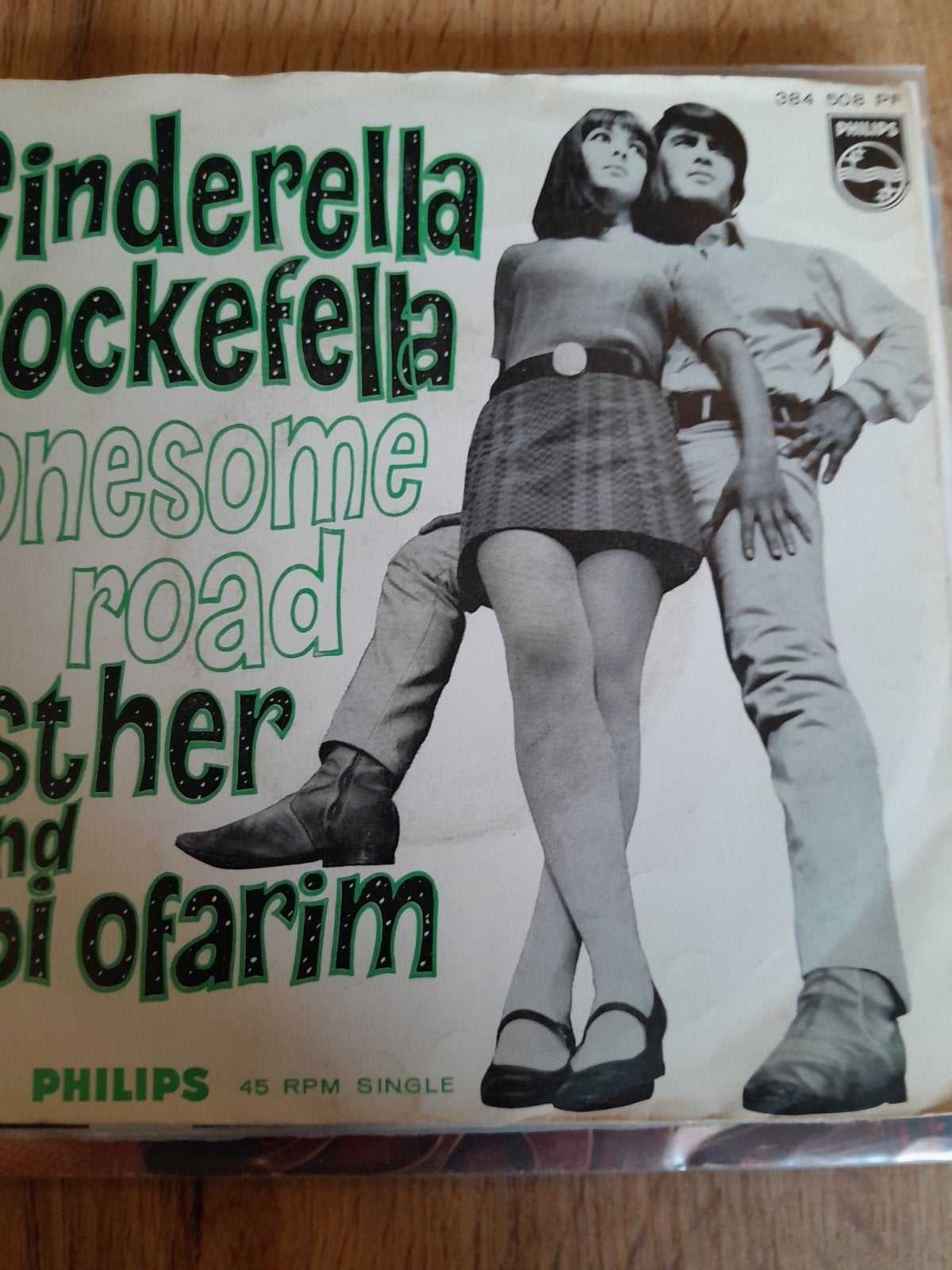 esther & abi ofarim 7inch cinderella rockefella, Ophalen of Verzenden, Zo goed als nieuw, Pop