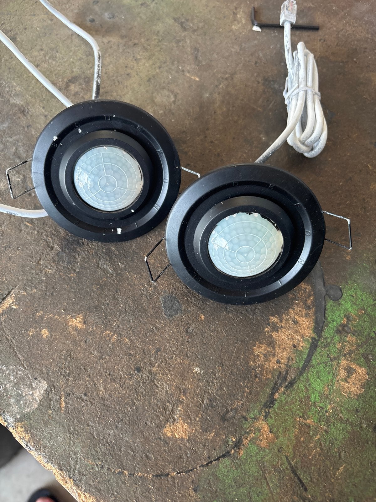 Klemo 870555 Flush Mount PIR Bewegingsmelders (2 stuks), Doe-het-zelf en Verbouw, Ophalen of Verzenden, Gebruikt, Overige merken