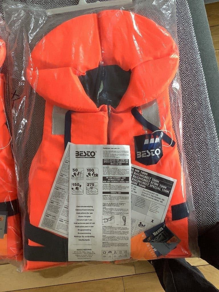 Reddingsvest, Watersport en Boten, Watersportkleding, Besto, Ophalen of Verzenden, Zo goed als nieuw, Dame of Heer