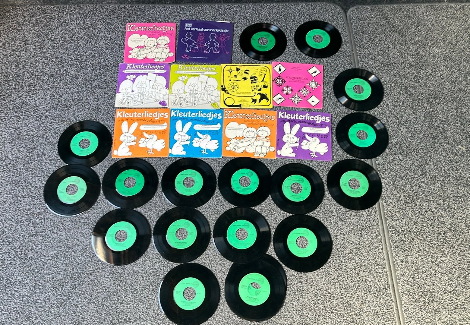 Verzameling singles Kleuterliedjes, Cd's en Dvd's, Ophalen of Verzenden, Gebruikt, Kinderen en Jeugd