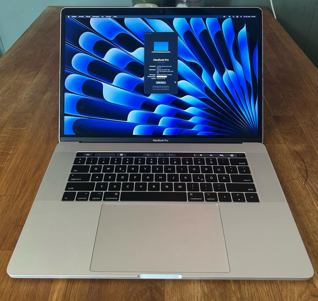 MacBook Pro 15.4” Touch Bar – 16 GB RAM – 250 GB SSD, Gebruikt, 2 tot 3 Ghz, 15 inch, 16 GB