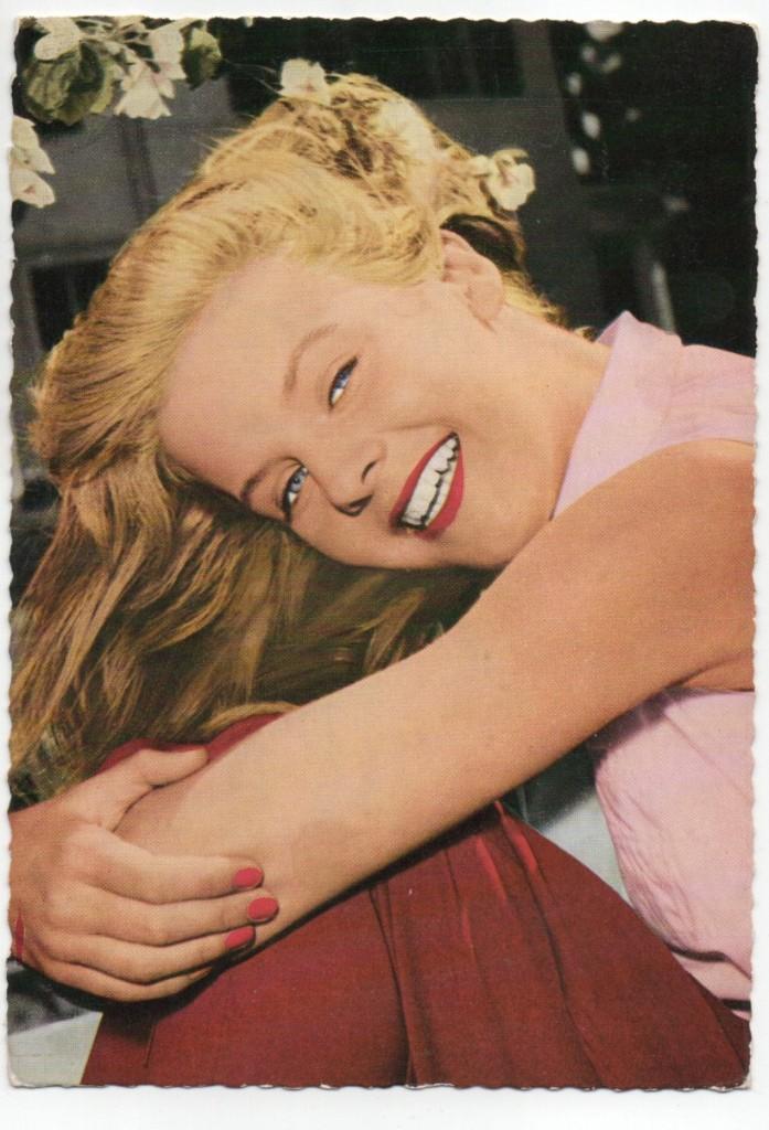 Heidi Brühl (16), Ophalen, 1940 tot 1960, Ongelopen, Sterren en Beroemdheden