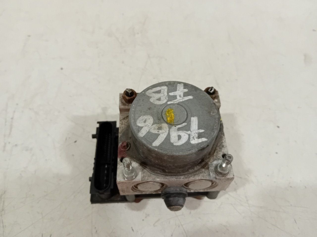 Abs pomp Opel Corsa, Onderdelen@venauto.nl, Van der Ven Autorecycling B.V., Gebruikt, Ettenseweg 76, 4706 PB Roosendaal, The Netherlands