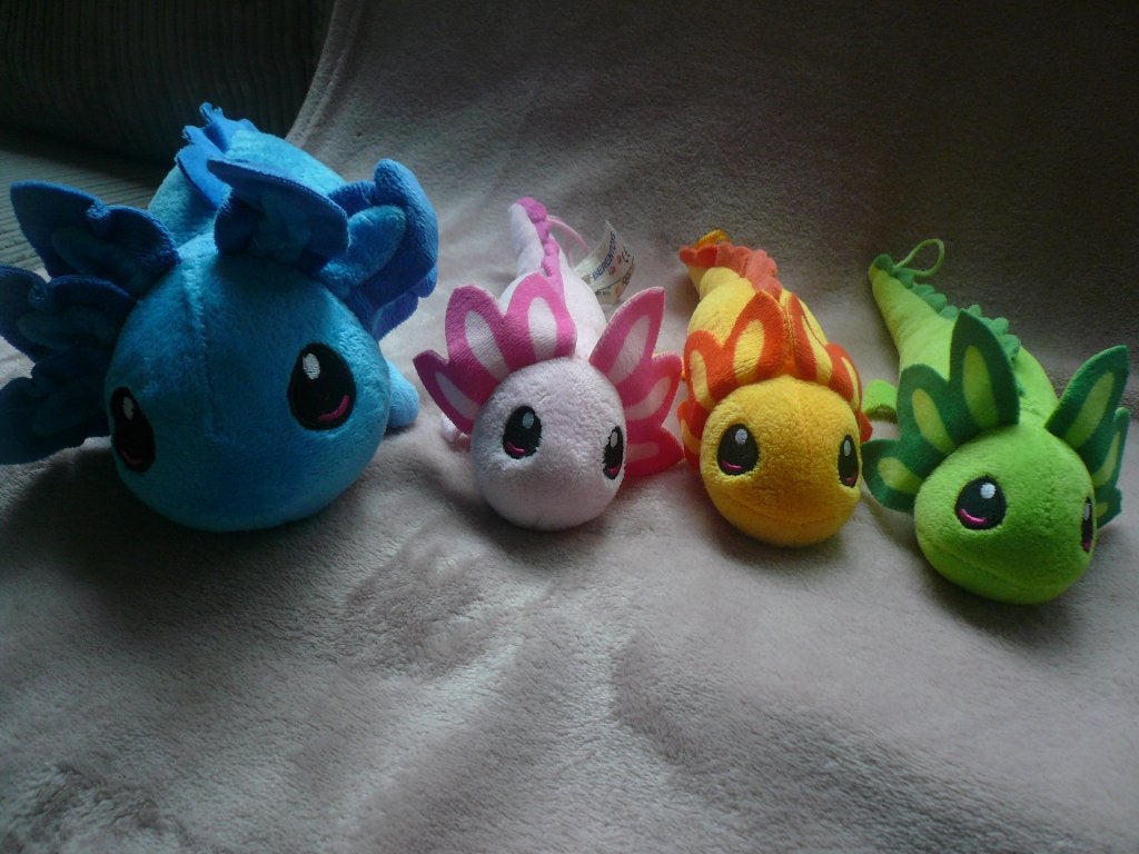 4 X axelotl knuffels uit minecraft  roze blauw groen geel, Overige karakters, Overige typen, Ophalen of Verzenden, Zo goed als nieuw