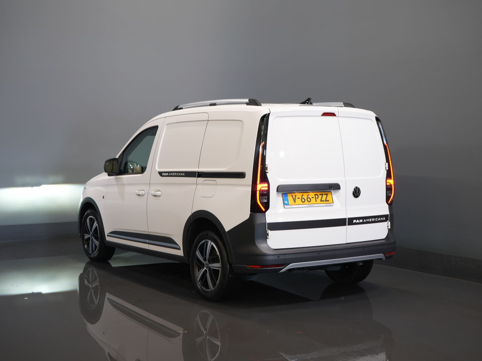 Volkswagen Caddy Cargo 2.0 TDI 100 pk Pan Americana LED/ 2x, Voorwielaandrijving, Stof, Gebruikt, Geheel digitaal combi-instrument