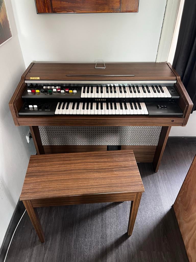 Elektrisch orgel met stoel - Vintage houten design, Muziek en Instrumenten, Orgels, Ophalen of Verzenden, Zo goed als nieuw, 2 klavieren