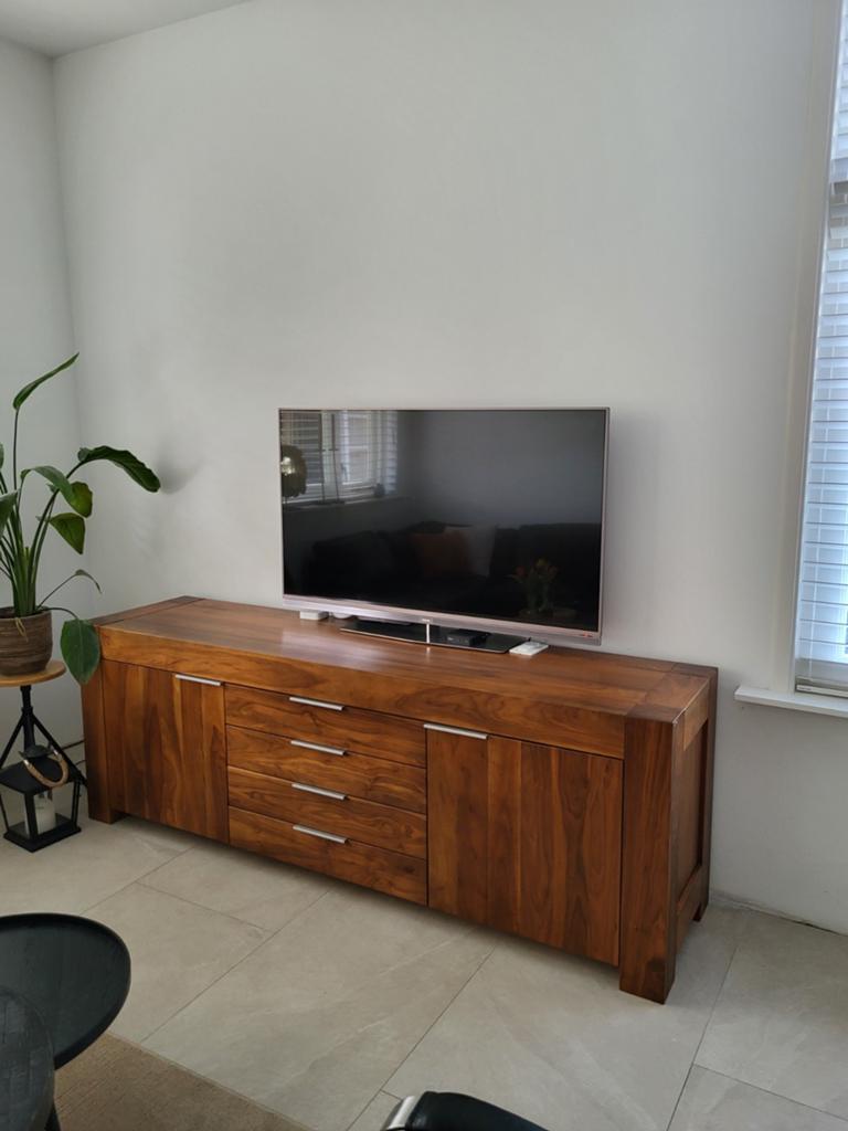 Notenhouten dressoir van Goossens, Gebruikt, 150 tot 200 cm, Ophalen of Verzenden, Modern, Tijdloos