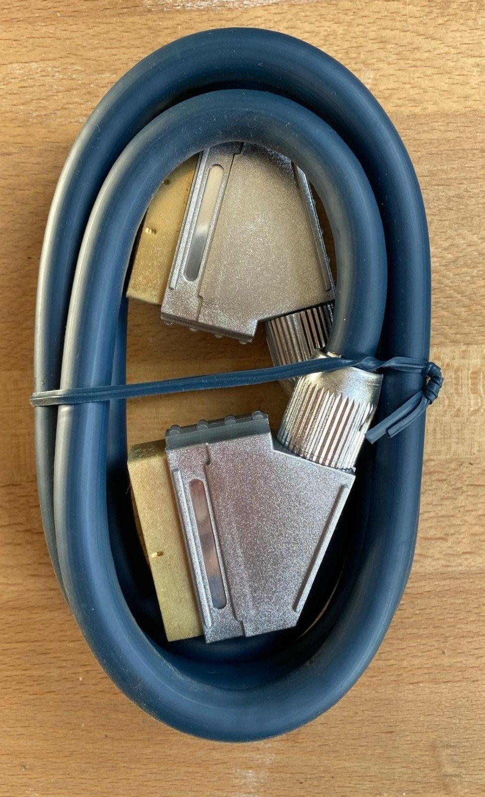 Vergulde Scartkabel 1.5m, Audio, Tv en Foto, Audiokabels en Televisiekabels, Ophalen of Verzenden, Nieuw, Minder dan 2 meter, Scartkabel