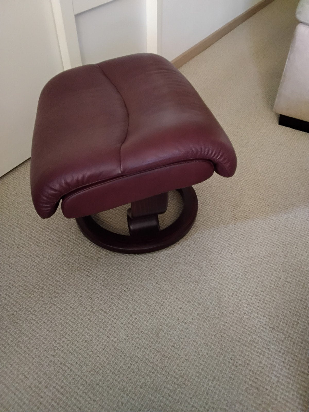 rouuste voetenbank stresless leer, Ophalen, Minder dan 50 cm, Zo goed als nieuw, 50 tot 75 cm