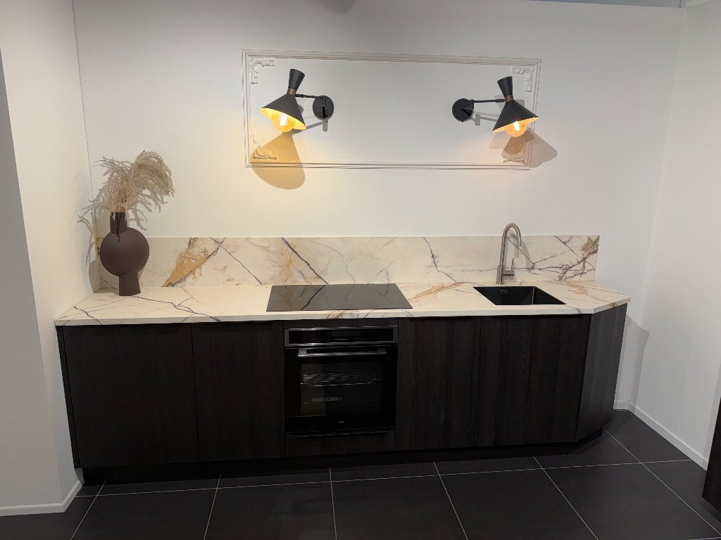 Showroomkeuken Ensor Espresso eiken met TopCore blad, Ophalen, Overige materialen, Zwart, Nieuw