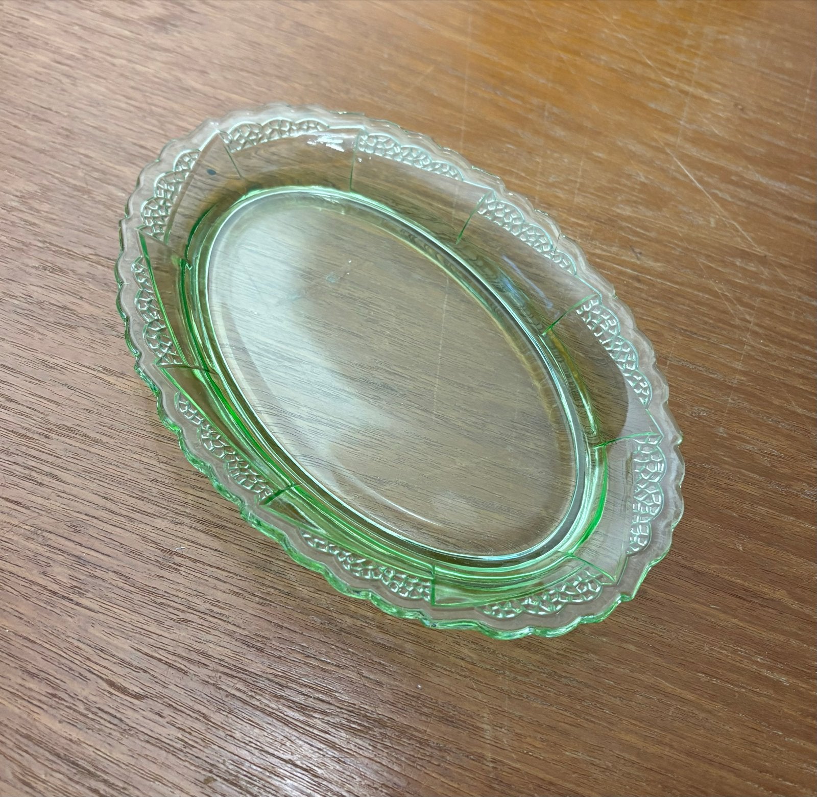 Vintage Groen Glas Schaal - Uranium Glas, Ophalen of Verzenden