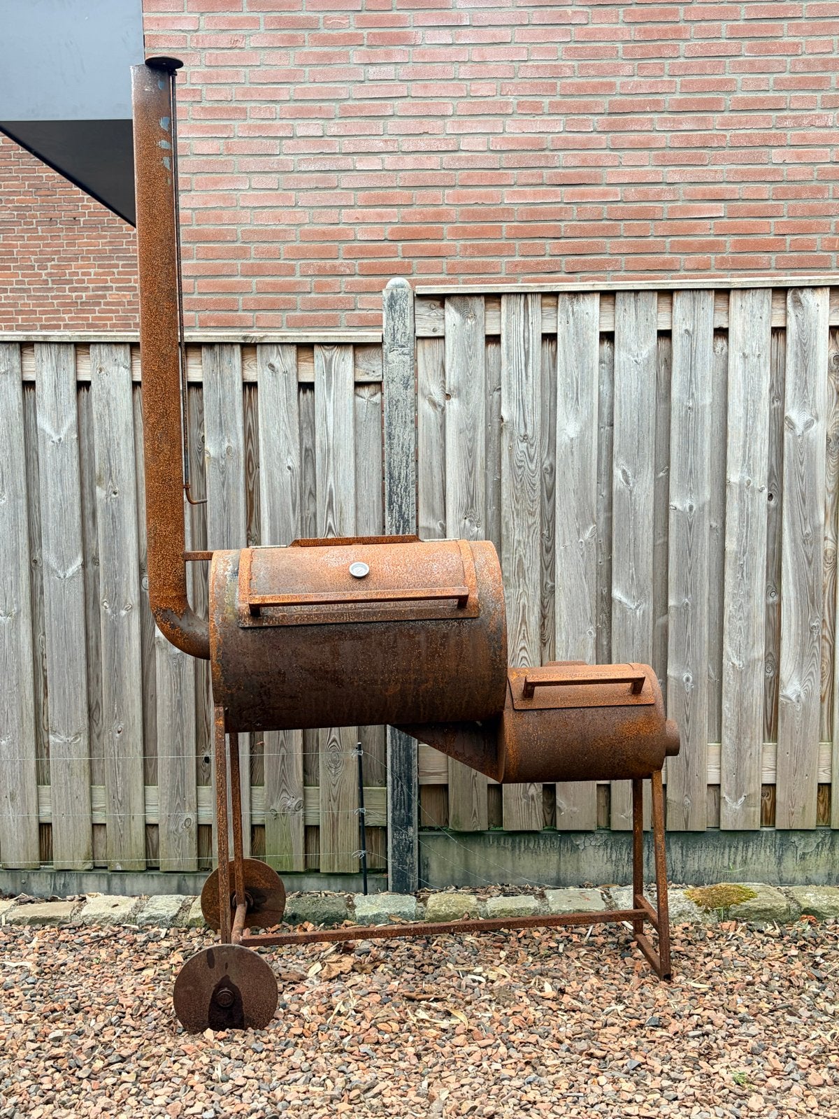 Robuuste zelfgemaakte offset smoker van 5 mm staal, Ophalen, Gebruikt