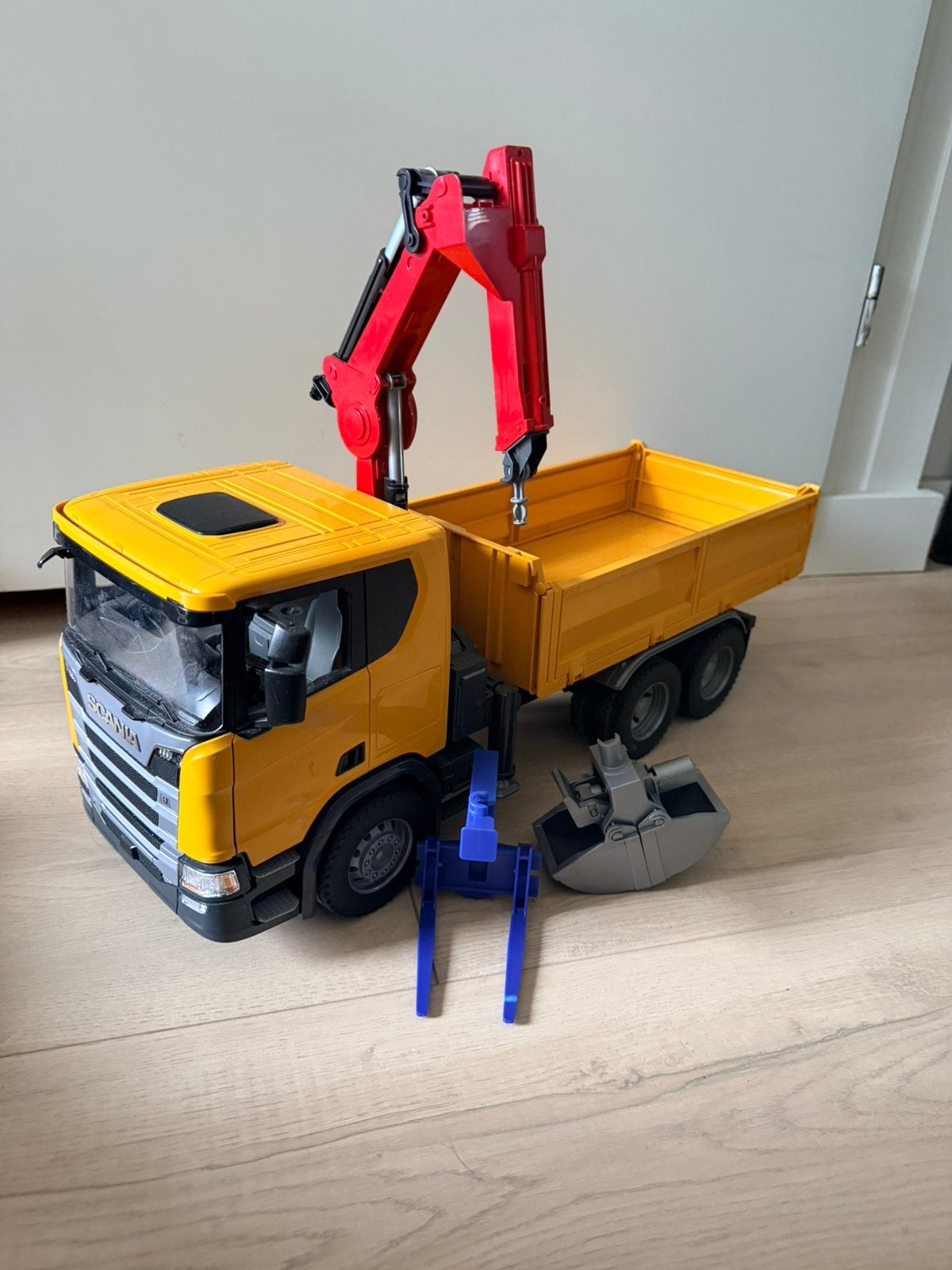 Bruder scania takelwagen, Ophalen, Zo goed als nieuw