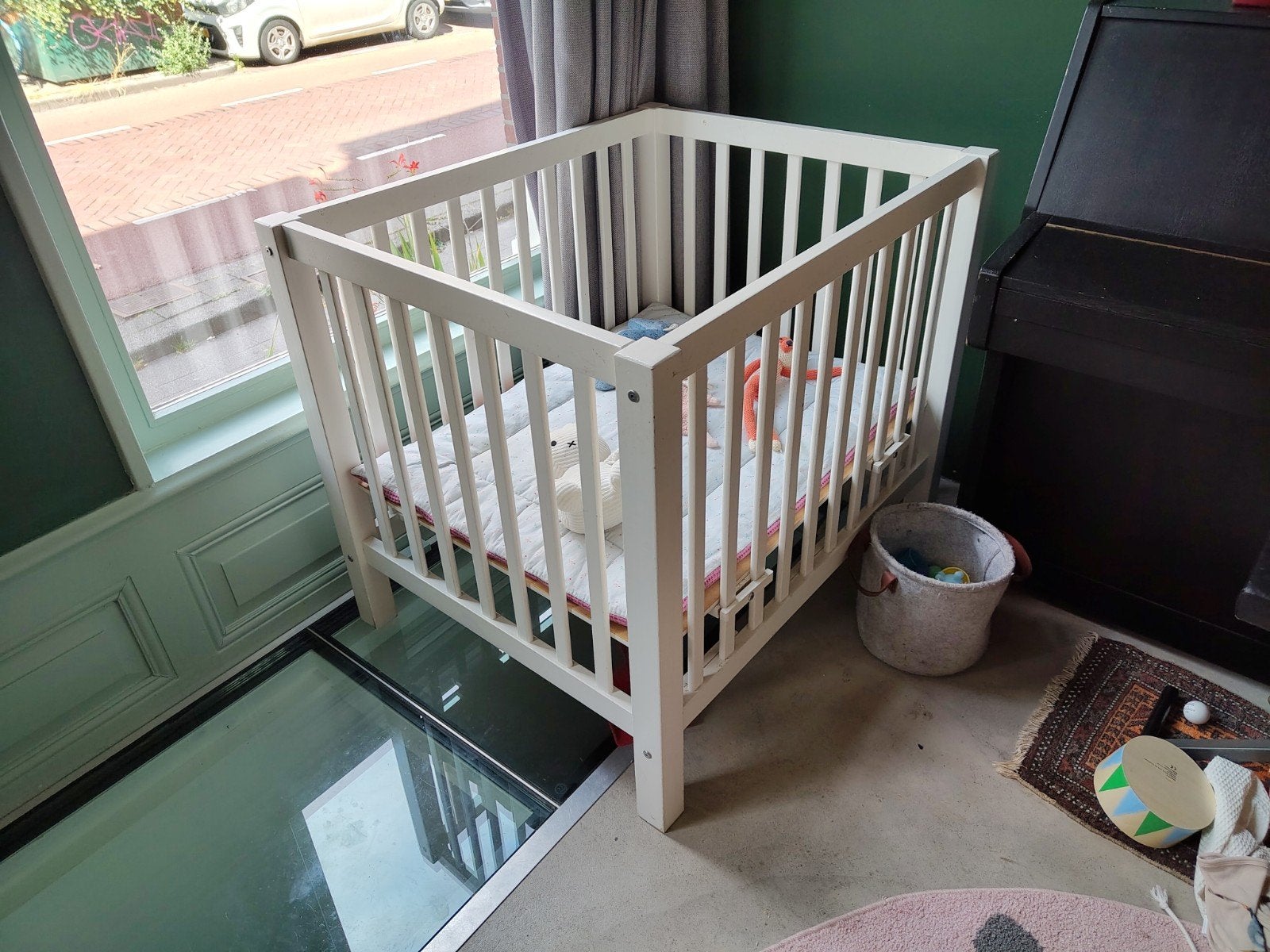 Witte box (verstelbaar) met boxkleed, Kinderen en Baby's, Boxen, Ophalen, Gebruikt, Boxkleed