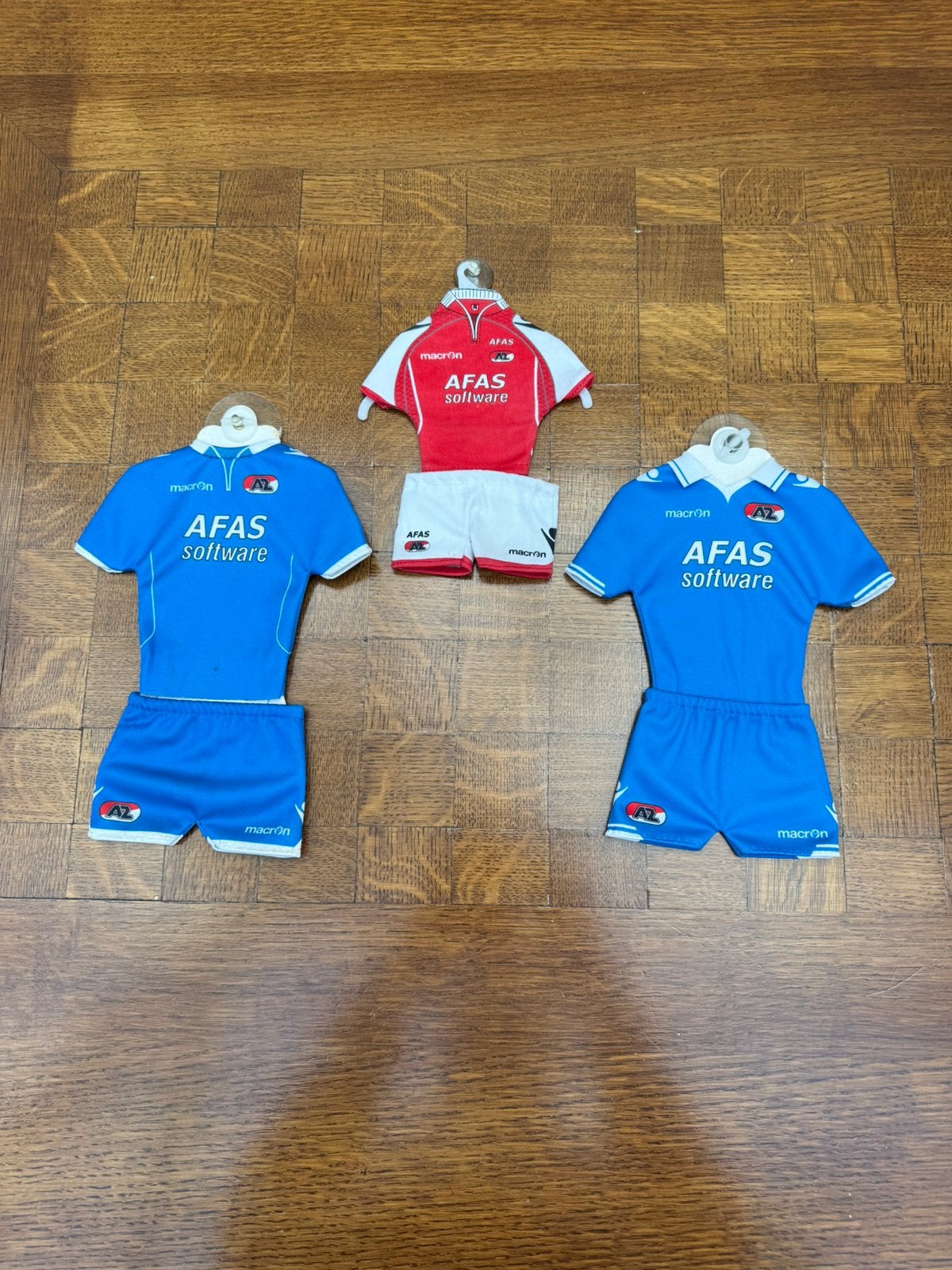 AZ Alkmaar raamhangers, Ophalen, Zo goed als nieuw