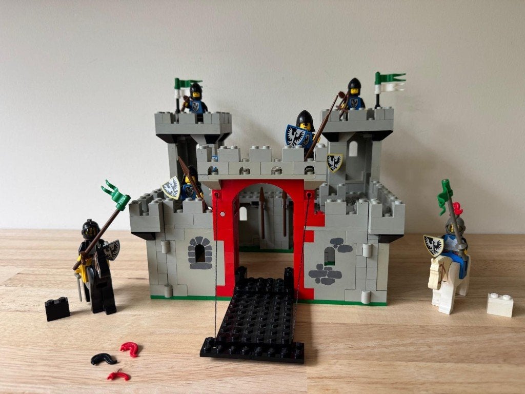Lego Castle 6073 Falcon Castle - Bijna compleet, Kinderen en Baby's, Speelgoed | Duplo en Lego, Inclusief minifiguren, Gebruikt