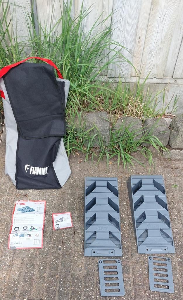 Fiamma Level Pro Levellers met anti-slip matjes en draagtas, Caravans en Kamperen, Caravan accessoires, Ophalen, Zo goed als nieuw